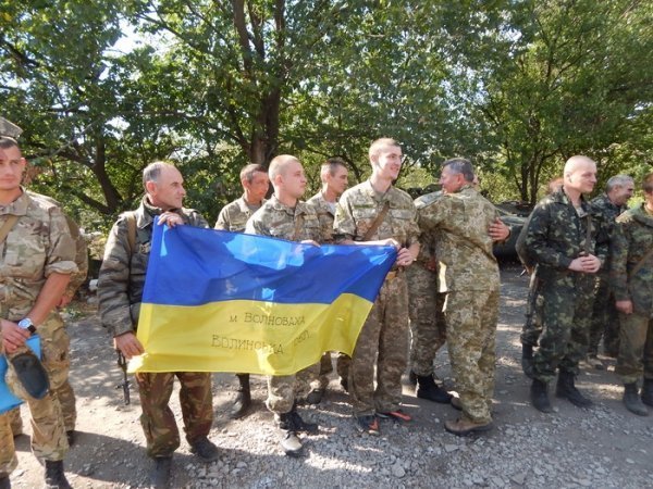 Делегація з Луцька відвідала лучан та волинян, які служать в зоні АТО. ФОТО