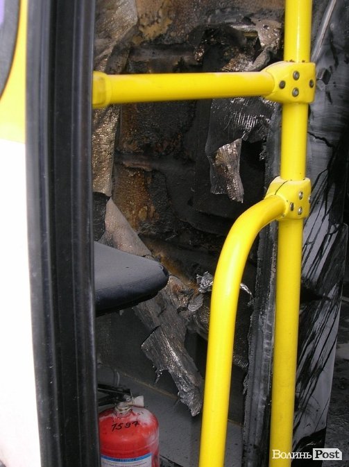 У Луцьку горіла маршрутка. ФОТО