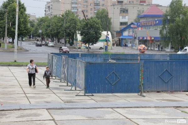 У Луцьку почали зводити пам’ятник Бандері. ФОТО  