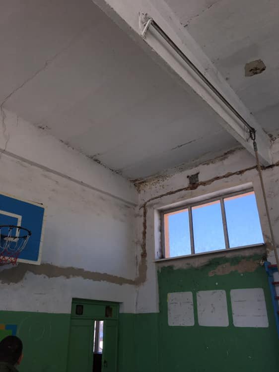 На стелі грибок і немає вентиляції: спортзал волинської школи – у жахливому стані. ФОТО