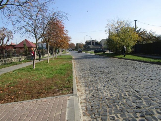 Краса золотої осені у місті на Волині. ФОТО