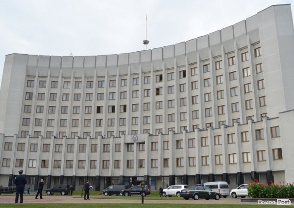 Янукович в Луцьку: опозиція мітингує. ФОТО