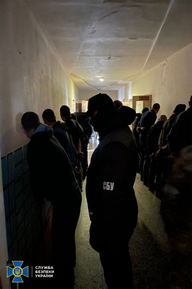 У в'язниці на Волині двоє кримінальних авторитетів організували злочинну групу. ФОТО