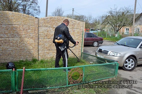 Луцькі поліцейські вийшли на толоку. ФОТО
