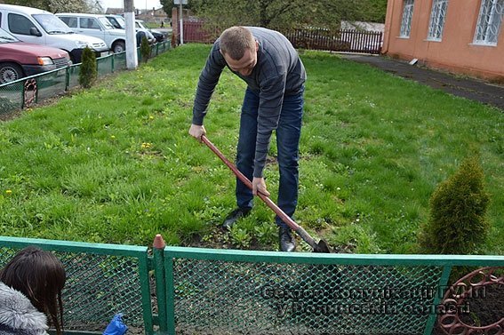 Луцькі поліцейські вийшли на толоку. ФОТО