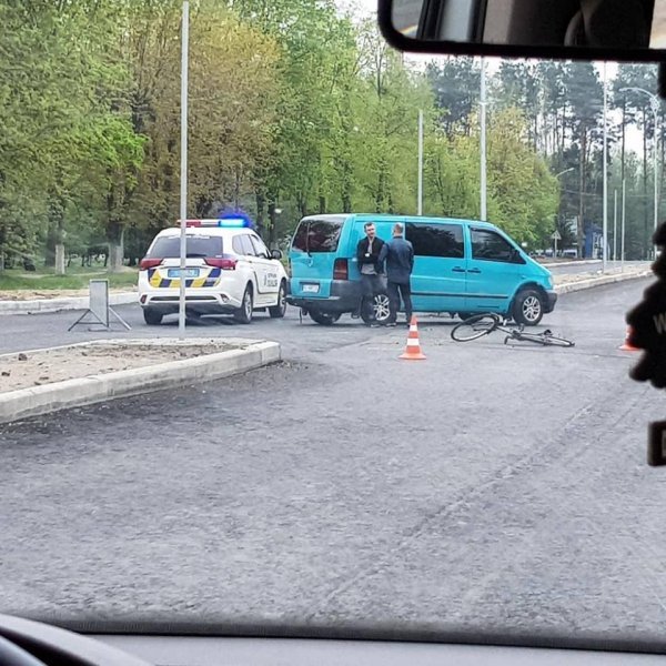 У Ковелі велосипедист потрапив під колеса автомобіля. ФОТО. ВІДЕО