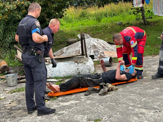 У селі на Волині чоловік впав у криницю