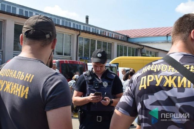 У Луцьку активісти блокували парковку на Старому ринку