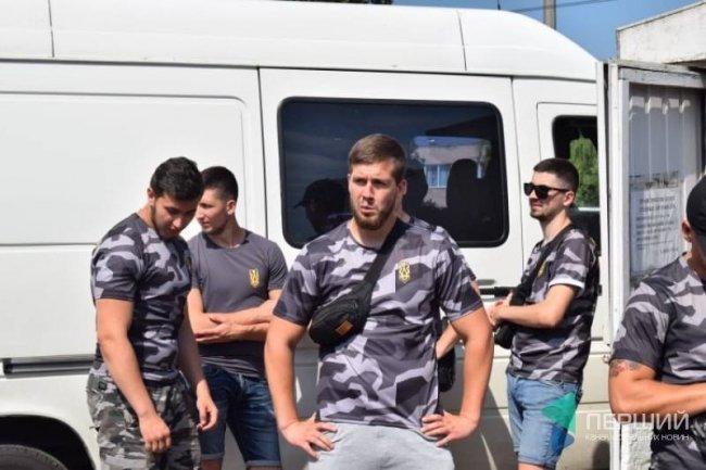 У Луцьку активісти блокували парковку на Старому ринку