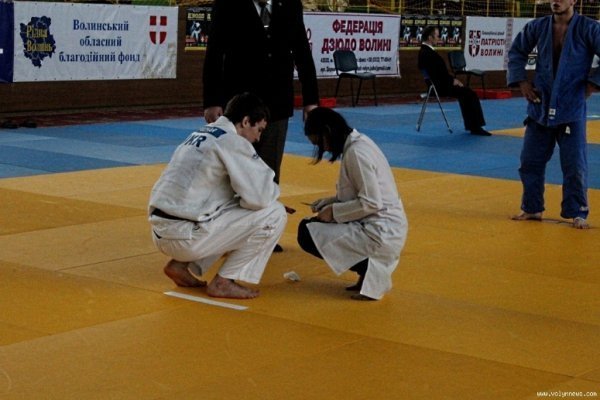 Як у Луцьку боролися хлопці та дівчата. ФОТО