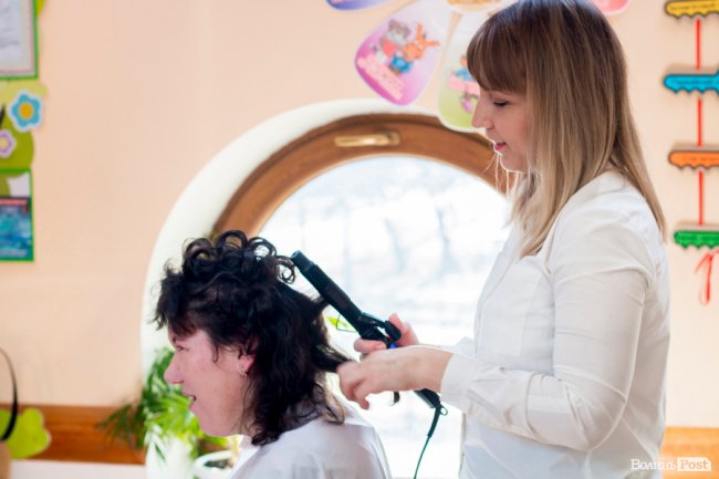 Бенкет, лімузини та королівські наряди: у Луцьку організували  свято для людей з інвалідністю. ФОТО