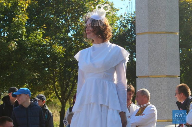 На Волині відбувся показ весільних суконь різних епох. ФОТО