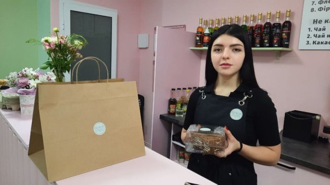 Донька військовослужбовця відкрила кав'ярню-кондитерську у Луцьку. ВІДЕО