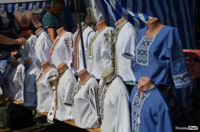 Ярмарок на «Лесі»: що особливого лучанам пропонують купити у національне свято. ФОТО
