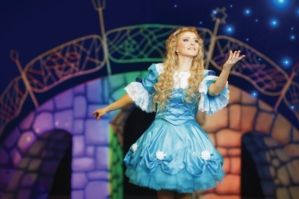 Партія регіонів і креатив: календар з фотографіями  жінок - членів партії