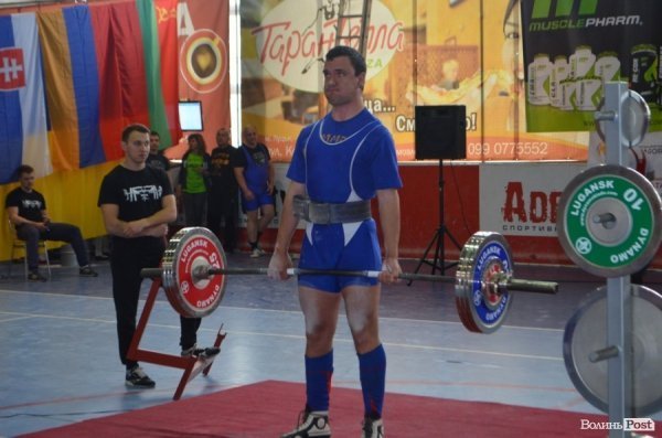 У Луцьку стартував ювілейний чемпіонат світу WPA з пауерліфтингу. ФОТО 