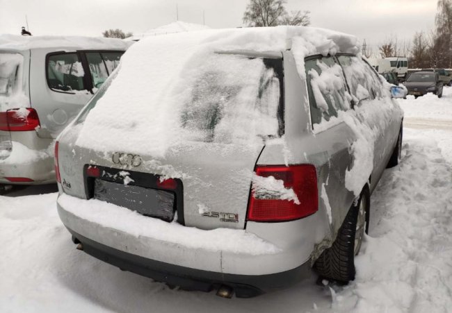 Через волинську митницю намагалися незаконно ввезти автомобілі на суму понад 200 тисяч гривень