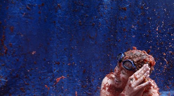 Як в Іспанії кидалися помідорами. ФОТО