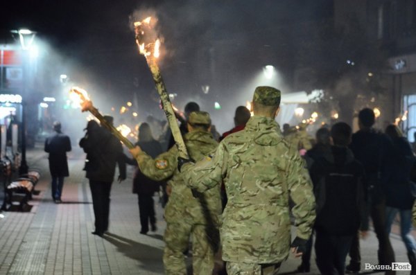 Смолоскипна хода у Луцьку. ФОТО