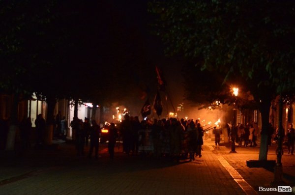 Смолоскипна хода у Луцьку. ФОТО