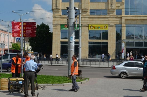 У Луцьку встановлюють знаки для туристів. ФОТО