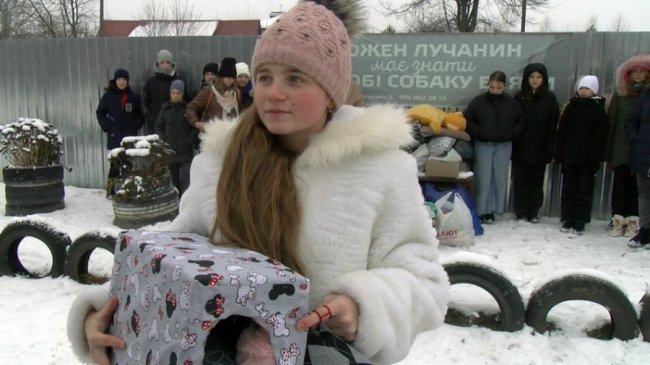 Луцькі школярі принесли власноруч зроблені ковдри для тварин КП «Ласка». ФОТО. ВІДЕО