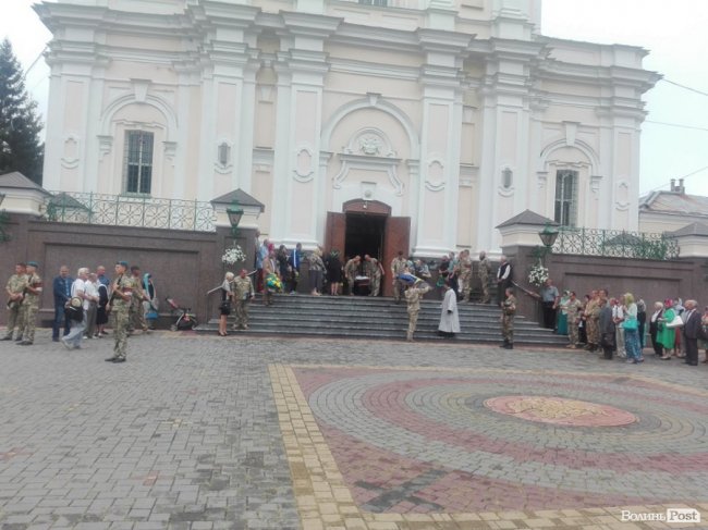 Луцьк прощається з загиблим Героєм. ФОТО