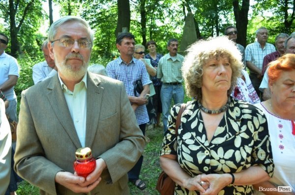 У Польщі молилися на могилах вбитих українців. ФОТО 