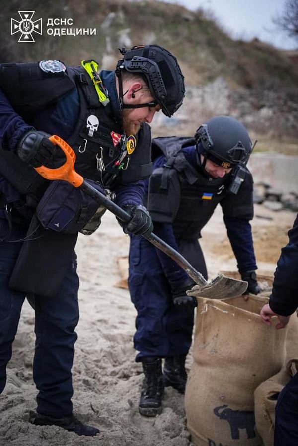 На пляжі в Одесі знайшли бойову міну