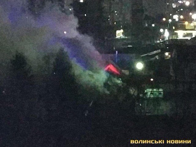 У Луцьку вночі горіла будівля сервісного центру МВС. ФОТО. ВІДЕО