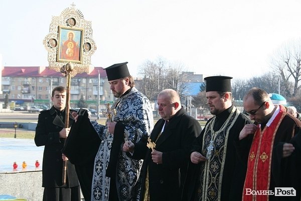 У Луцьку християни різних конфесій молилися за загиблими. ФОТО