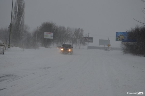 Снігові «страждання» пасажирів Луцька. ФОТО
