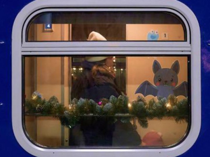 У потягах зустрінуть Новий рік майже 12 тисяч пасажирів