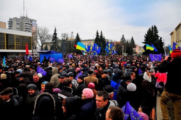 Віче на луцькому Майдані. ФОТО