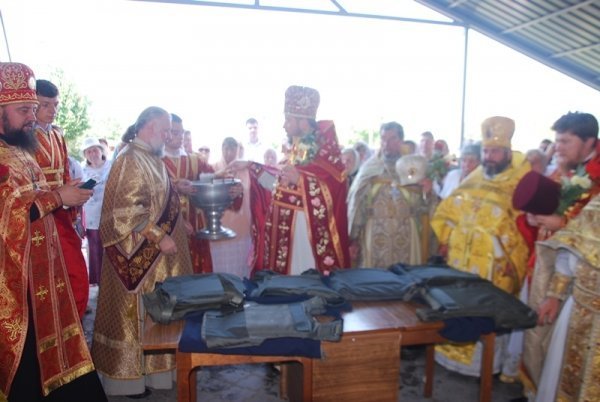 Луцький храм на пожертви парафiян купив 6 бронежилетiв. ФОТО