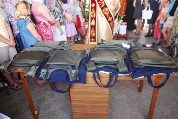 Луцький храм на пожертви парафiян купив 6 бронежилетiв. ФОТО