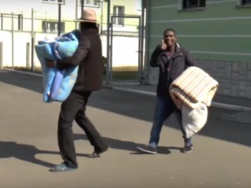 Двох неповнолітніх з Бангладешу утримували в непристосованих приміщеннях на Волині