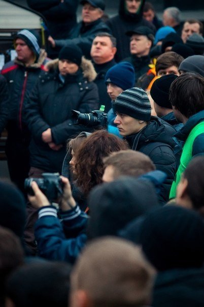 Як у Луцьку «Беркут» ставав на коліна. ФОТО