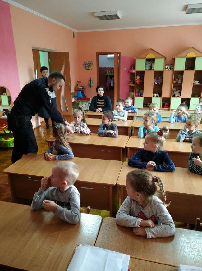 Радісні вигуки в рацію та захват в очах: як малечу Гіркої Полонки вчили безпеці руху