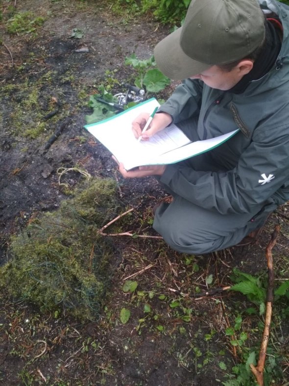 У Луцьку виявили чоловіка, який ловив рибу забороненим знаряддям