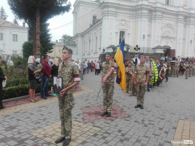 Луцьк прощається з загиблим Героєм. ФОТО