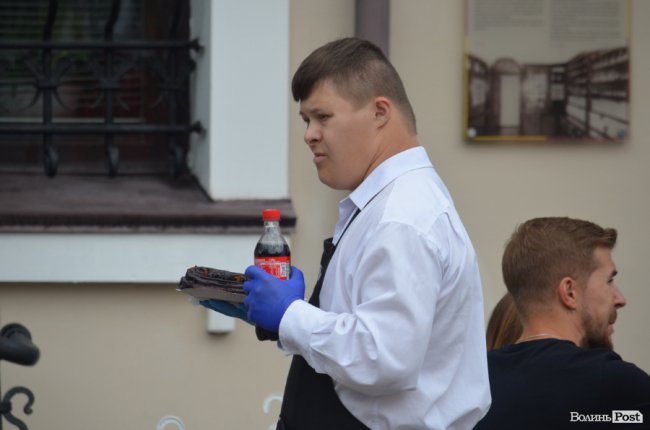 У «сонячній» кав’ярні в Луцьку започаткували власне свято, аби врятувати заклад від закриття. ФОТО