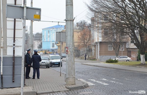Повідомили про замінування луцької мерії. ФОТО. ДОПОВНЕНО