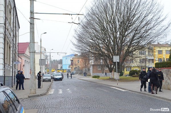 Повідомили про замінування луцької мерії. ФОТО. ДОПОВНЕНО
