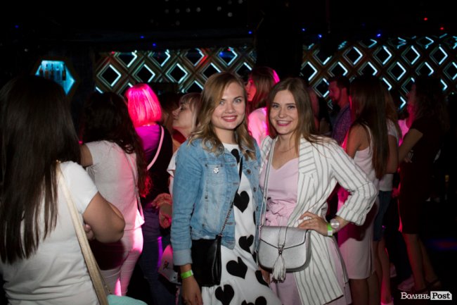 У луцькій «Опері» відгримів концерт Макса Барських. ФОТОРЕПОРТАЖ