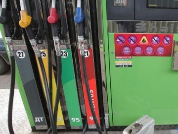 На Волині на деяких автозаправках «Укр-Петроль» завищують ціни на  бензин