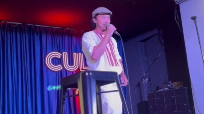 Співає, вчить українську та допомагає ЗСУ: на Волинь приїхав 33-річний американець