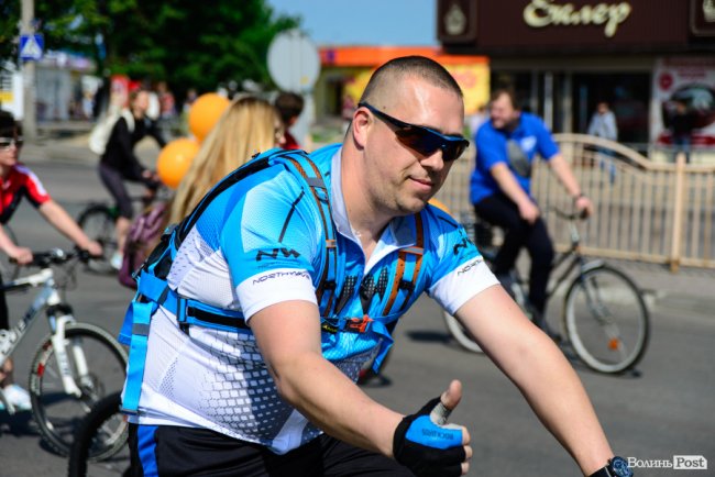 З дітками, собакою та у вишиванках: як лучани провели «Велодень-2019». ФОТО