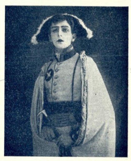 Режисер на сцені театру