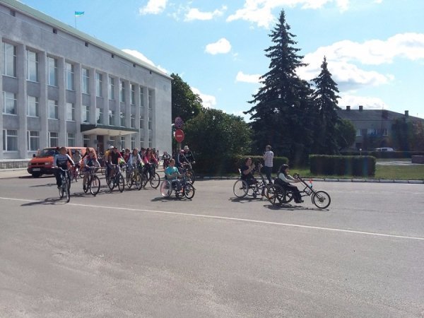 Студенти Академії допомагають людям з особливими потребами. ФОТО
